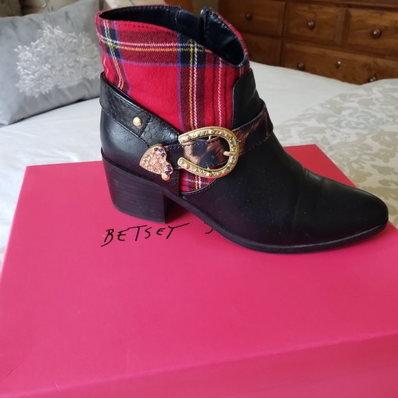 Booties - Picture 4 of 6